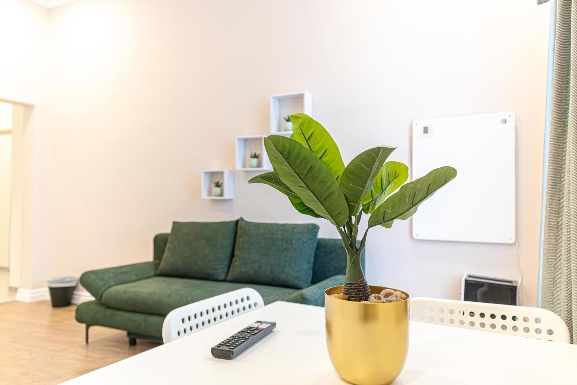 Stylish Studio Apartment Wiener Stadthalle Exterior photo